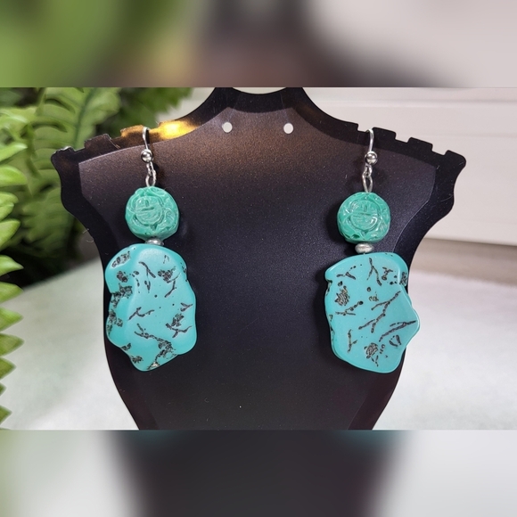 Turquoise Stone Look Dangle Earrings / Pierced - Picture 4 of 6